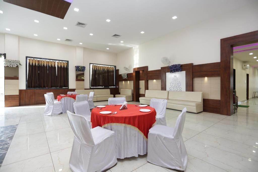 Hotel Rajmohan Palace Gwalior Eksteriør bilde